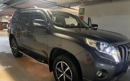 Toyota Land Cruiser Prado 150 рестайлинг 2, 2017 год, 6 100 000 рублей, 1 фотография