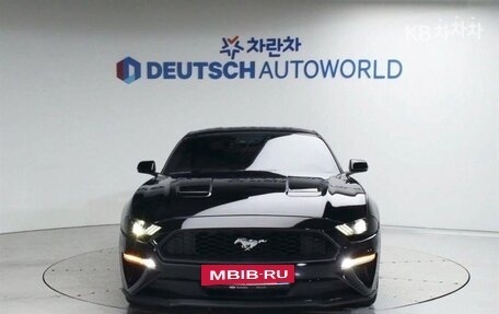 Ford Mustang VI рестайлинг, 2019 год, 3 200 000 рублей, 3 фотография