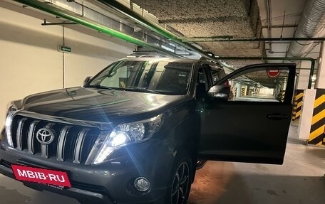 Toyota Land Cruiser Prado 150 рестайлинг 2, 2017 год, 6 100 000 рублей, 9 фотография