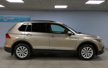 Volkswagen Tiguan II, 2021 год, 2 799 000 рублей, 4 фотография