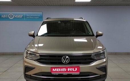 Volkswagen Tiguan II, 2021 год, 2 799 000 рублей, 2 фотография