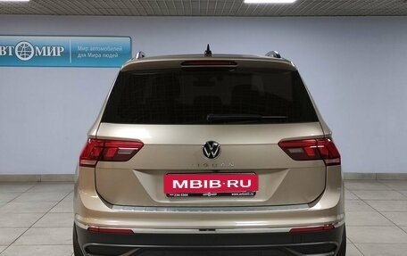 Volkswagen Tiguan II, 2021 год, 2 799 000 рублей, 6 фотография