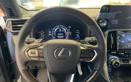 Lexus LX, 2024 год, 20 790 000 рублей, 25 фотография