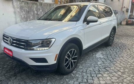 Volkswagen Tiguan II, 2020 год, 2 700 000 рублей, 1 фотография