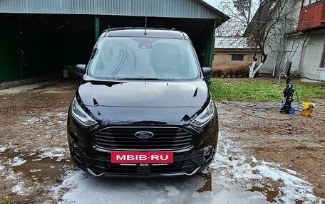 Ford Tourneo Connect II рестайлинг, 2019 год, 2 370 000 рублей, 4 фотография