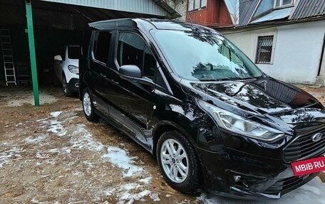 Ford Tourneo Connect II рестайлинг, 2019 год, 2 370 000 рублей, 6 фотография