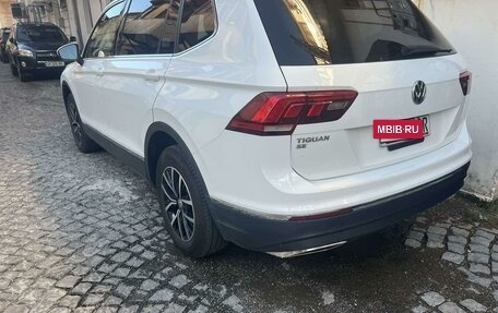 Volkswagen Tiguan II, 2020 год, 2 700 000 рублей, 3 фотография