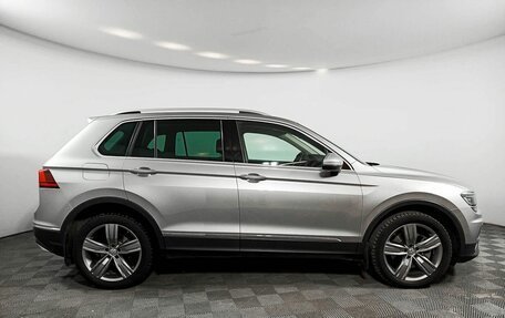 Volkswagen Tiguan II, 2018 год, 2 819 000 рублей, 5 фотография