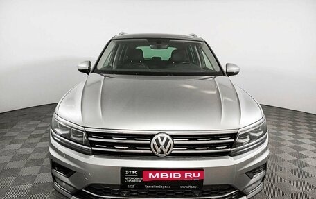 Volkswagen Tiguan II, 2018 год, 2 819 000 рублей, 2 фотография