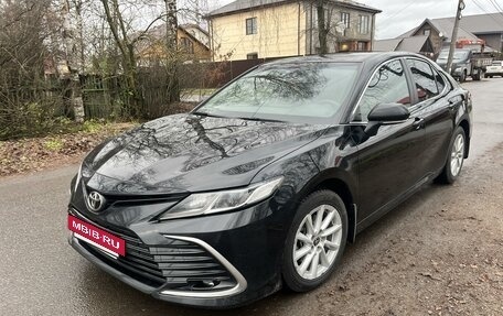 Toyota Camry, 2021 год, 2 570 000 рублей, 2 фотография