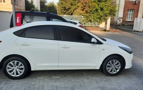 Hyundai Solaris II рестайлинг, 2020 год, 1 370 000 рублей, 5 фотография