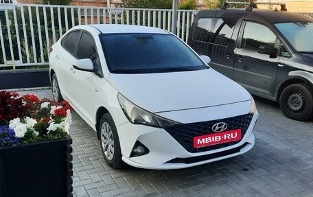 Hyundai Solaris II рестайлинг, 2020 год, 1 370 000 рублей, 4 фотография