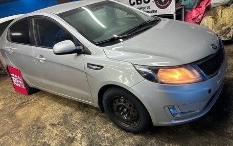 KIA Rio III рестайлинг, 2012 год, 580 000 рублей, 2 фотография