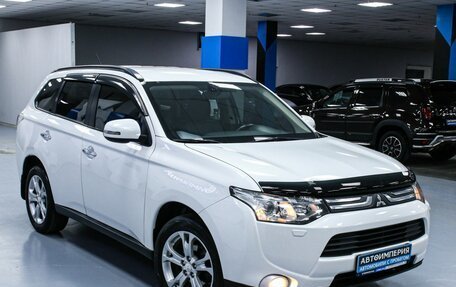 Mitsubishi Outlander III рестайлинг 3, 2013 год, 1 798 000 рублей, 7 фотография