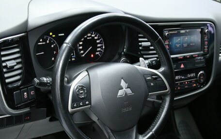 Mitsubishi Outlander III рестайлинг 3, 2013 год, 1 798 000 рублей, 14 фотография