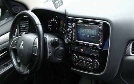 Mitsubishi Outlander III рестайлинг 3, 2013 год, 1 798 000 рублей, 18 фотография