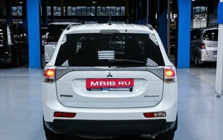 Mitsubishi Outlander III рестайлинг 3, 2013 год, 1 798 000 рублей, 11 фотография