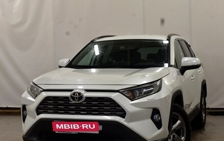 Toyota RAV4, 2021 год, 3 750 000 рублей, 1 фотография