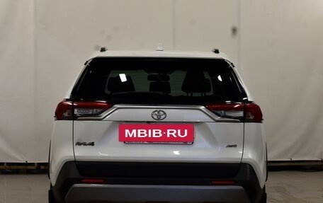 Toyota RAV4, 2021 год, 3 750 000 рублей, 4 фотография