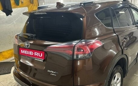 Toyota RAV4, 2016 год, 2 200 000 рублей, 10 фотография