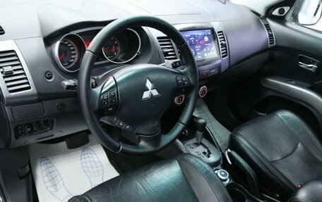 Mitsubishi Outlander III рестайлинг 3, 2007 год, 1 283 000 рублей, 14 фотография