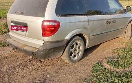 Chrysler Voyager IV, 2002 год, 300 000 рублей, 2 фотография