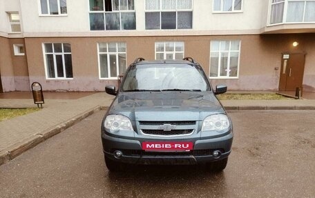 Chevrolet Niva I рестайлинг, 2013 год, 585 000 рублей, 2 фотография