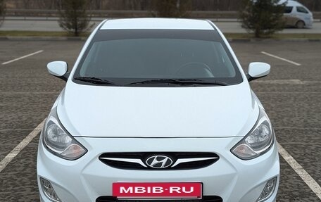 Hyundai Solaris II рестайлинг, 2012 год, 1 090 000 рублей, 2 фотография