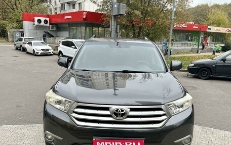 Toyota Highlander III, 2011 год, 1 979 000 рублей, 1 фотография