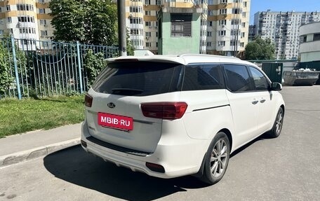 KIA Carnival III, 2018 год, 3 200 000 рублей, 4 фотография