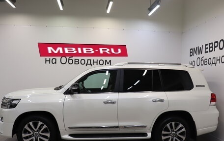 Toyota Land Cruiser 200, 2017 год, 7 450 000 рублей, 5 фотография