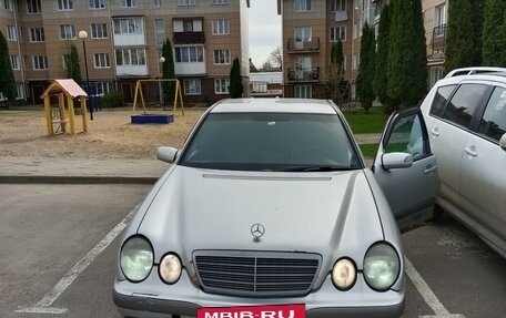 Mercedes-Benz E-Класс, 2001 год, 455 000 рублей, 10 фотография