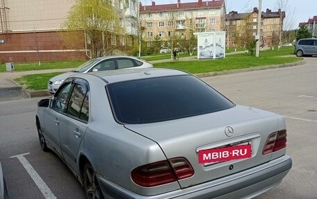 Mercedes-Benz E-Класс, 2001 год, 455 000 рублей, 2 фотография