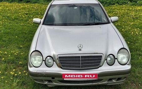 Mercedes-Benz E-Класс, 2001 год, 455 000 рублей, 9 фотография