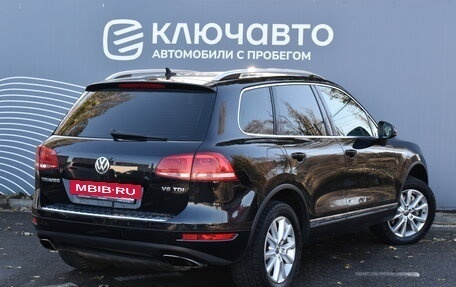 Volkswagen Touareg III, 2011 год, 1 930 000 рублей, 2 фотография