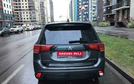 Mitsubishi Outlander III рестайлинг 3, 2019 год, 2 430 000 рублей, 5 фотография