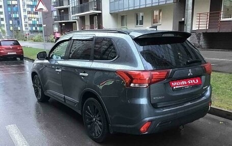 Mitsubishi Outlander III рестайлинг 3, 2019 год, 2 430 000 рублей, 4 фотография