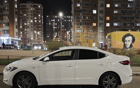 Hyundai Elantra VI рестайлинг, 2017 год, 1 070 000 рублей, 9 фотография