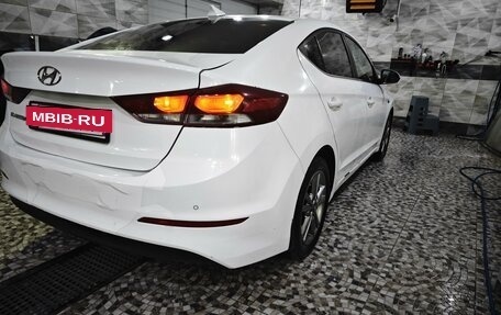 Hyundai Elantra VI рестайлинг, 2017 год, 1 070 000 рублей, 7 фотография