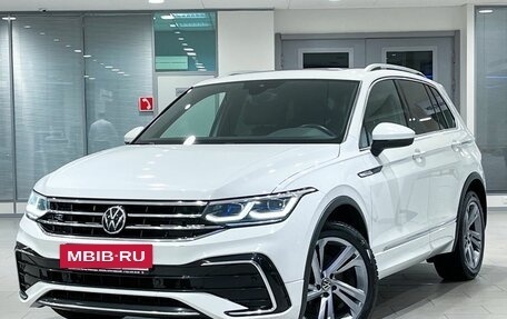 Volkswagen Tiguan II, 2021 год, 4 199 000 рублей, 2 фотография