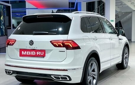 Volkswagen Tiguan II, 2021 год, 4 199 000 рублей, 8 фотография