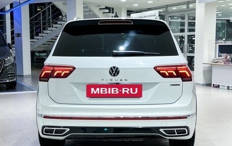 Volkswagen Tiguan II, 2021 год, 4 199 000 рублей, 6 фотография