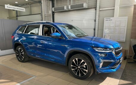 Skoda Kodiaq I, 2023 год, 4 890 000 рублей, 2 фотография