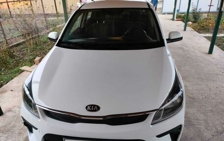 KIA Rio IV, 2018 год, 1 320 000 рублей, 3 фотография