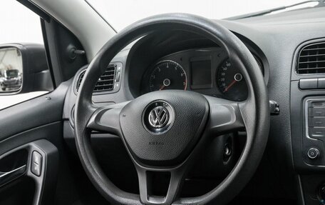 Volkswagen Polo VI (EU Market), 2017 год, 950 000 рублей, 11 фотография