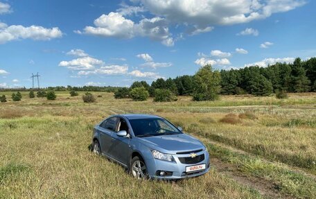 Chevrolet Cruze II, 2011 год, 740 000 рублей, 3 фотография