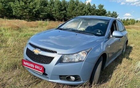 Chevrolet Cruze II, 2011 год, 740 000 рублей, 4 фотография