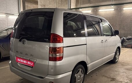 Toyota Noah III, 2002 год, 836 000 рублей, 17 фотография