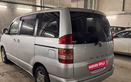 Toyota Noah III, 2002 год, 836 000 рублей, 23 фотография