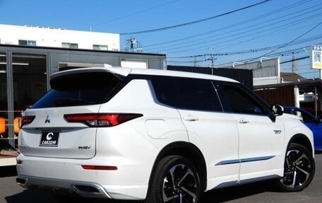 Mitsubishi Outlander, 2021 год, 2 800 000 рублей, 4 фотография